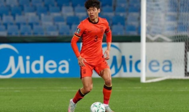 开云官方网站-中超转会新消息：泰山、蓉城各添1名猛将，申花队放弃2000万国脚