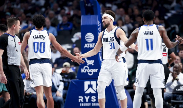 开云官方网站-克莱手感热时？克里斯蒂：给他掩护/传球/让路 他是最佳射手之一